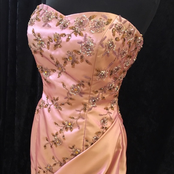 Prom dress - Picture 2 of 5